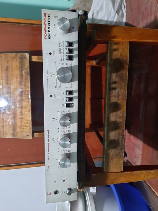 Продам магнитофон МАЯК -242 и усилители по 700 грн.