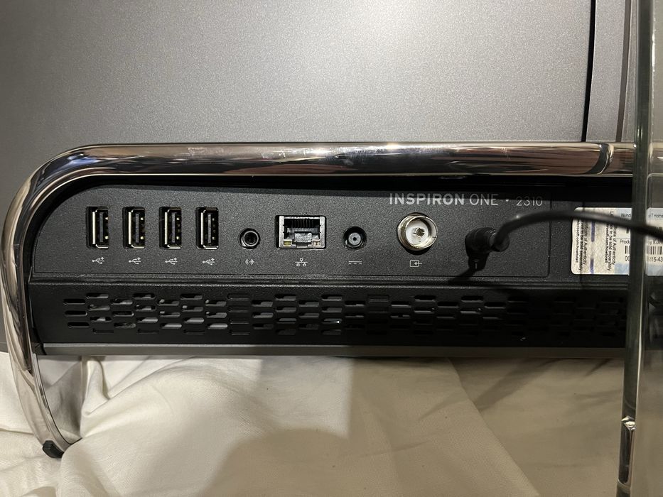 Komputer Dell Inspiron One 2310.