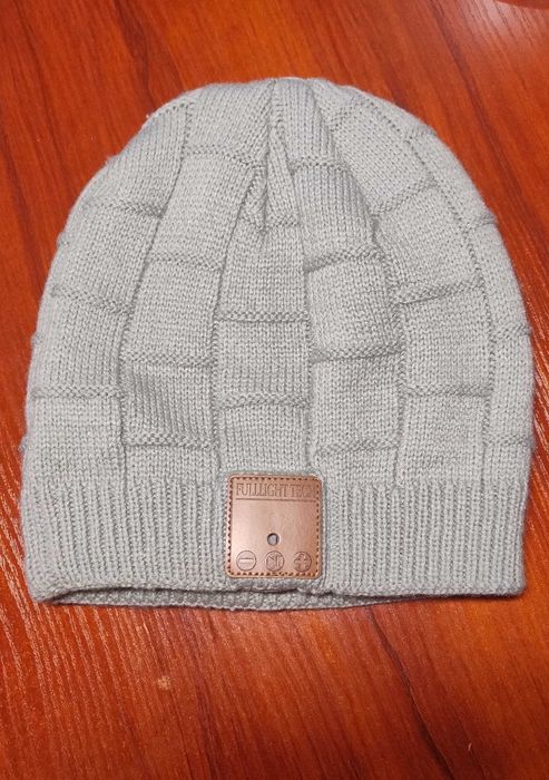 Шапка з навушниками Bluetooth та мікрофоном