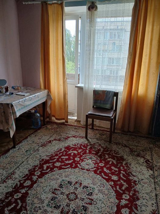 Продам дві кімнати в центрі Бучі