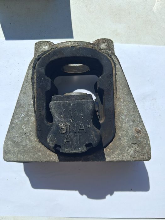 Продам подушку двигуна Honda Civic 4d, 1.8 бензин