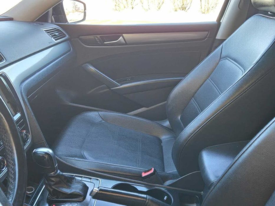 Volkswagen Passat Wolfsburg Edition      2014