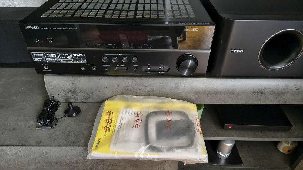 Amplituner YAMAHA RX-V383