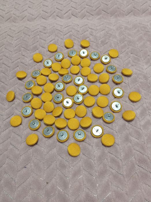 Меблеві гудзики (8 грн./шт.)