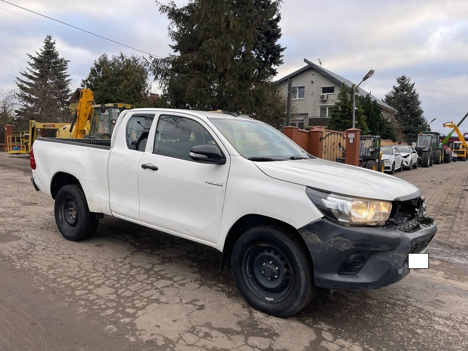 Toyota Hilux 2016 ROK_2.4 D-4D_Napęd 4x4_Klima,Hak_6 Biegów_4 Osobowy_127.000 KM!