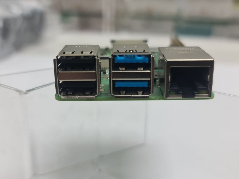 Міні комп'ютер Raspberry PI 4 Model B 4Gb