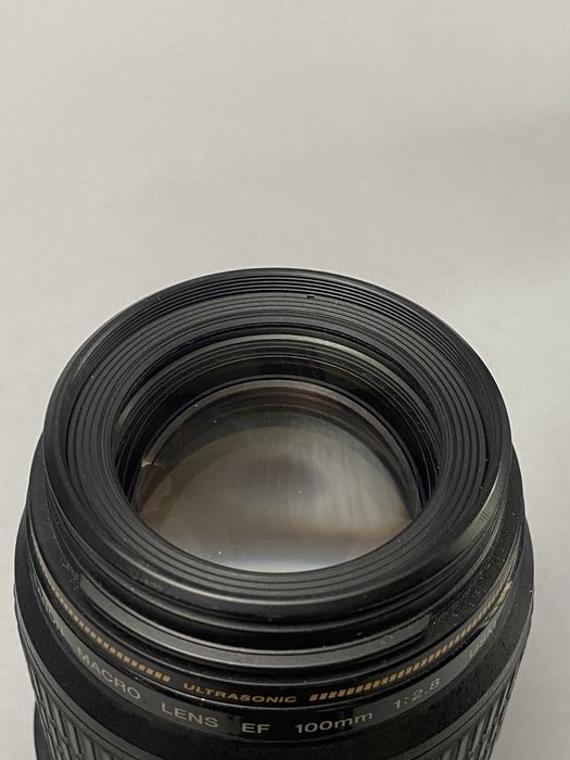 Canon 100mm f2.8 EF MACRO