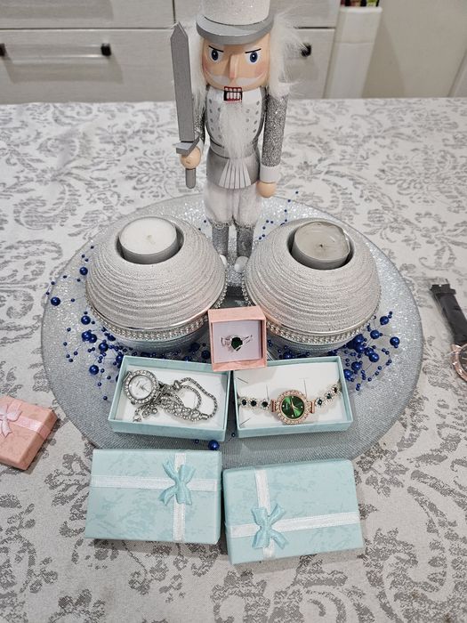 Nowe damskie zegarki I bransoletki