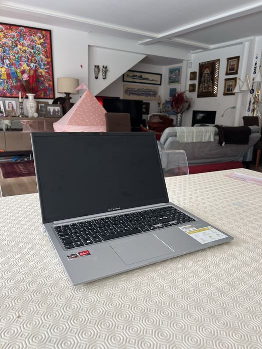 ASUS VivoBook R7 16GB SSD | Rápido e Impecável