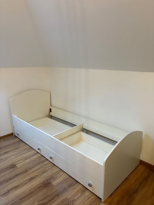 Łóżko dziecięce białe