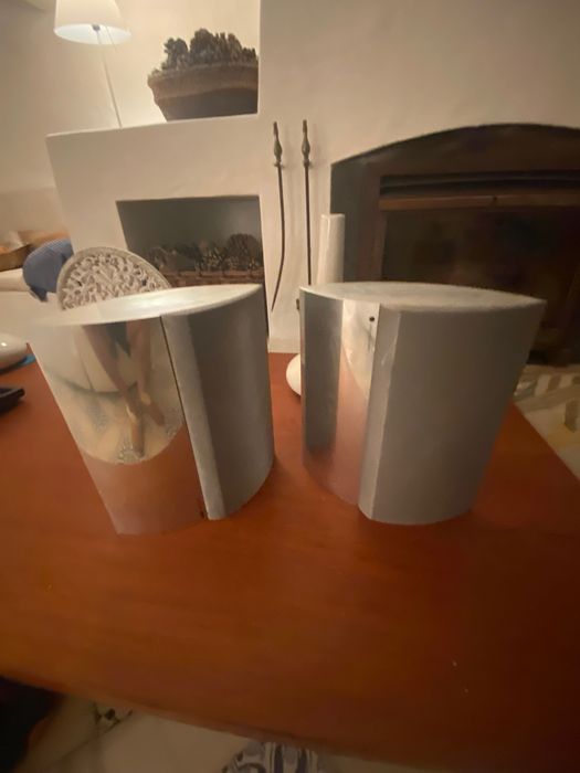 B&O speakers with wall support