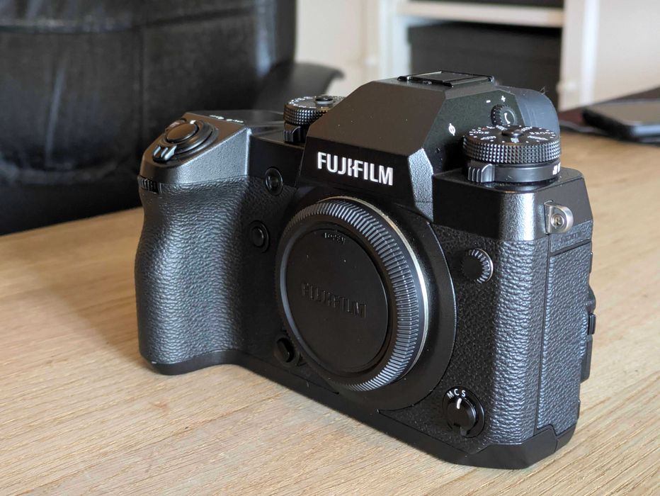 Corpo Fujifilm X-H1 - c/ IBIS e 3 Baterias - Excelente estado