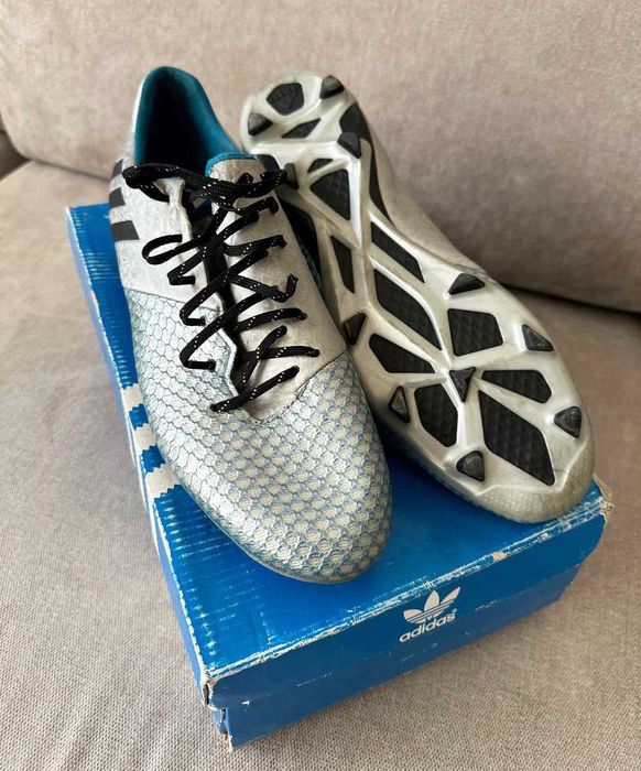 Кросівки для футболу adidas