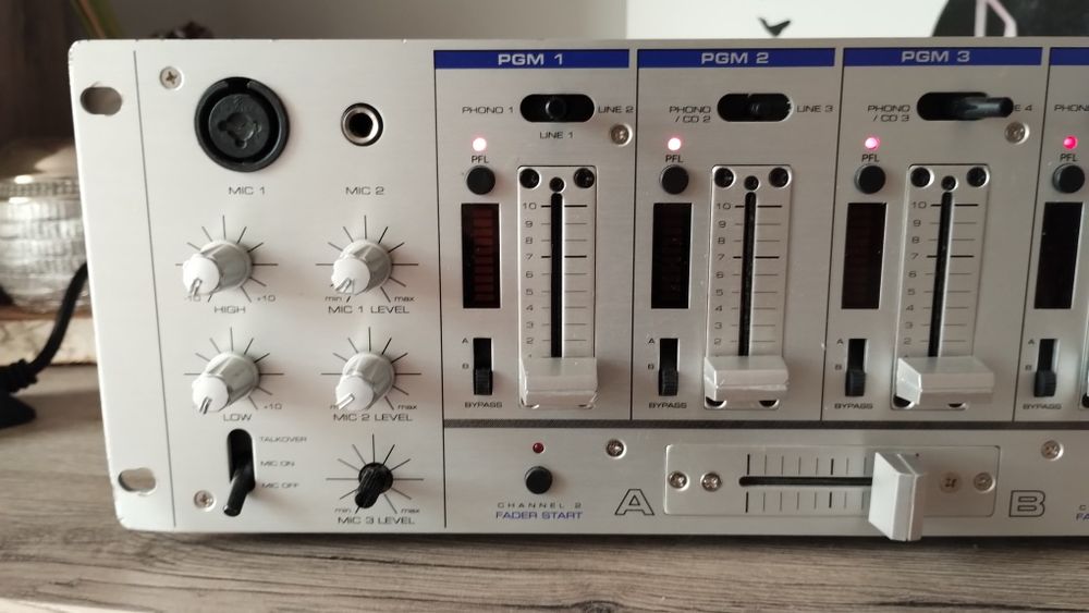 Dj mixer Stanton  RM-50