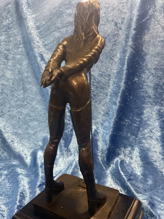 Escultura lady bronze alt,31 cm. Anúncios abaixo
