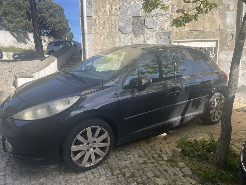 Vende se bom preco