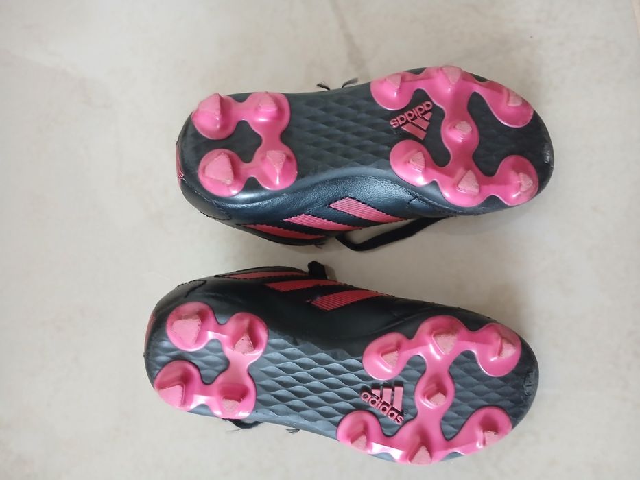 Chuteiras de criança: Adidas N°27