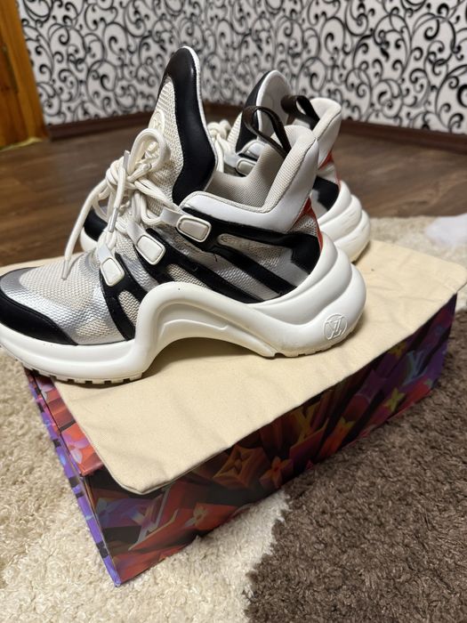 Продам кроссовки Luis Vuitton 38 по стельке 24,5