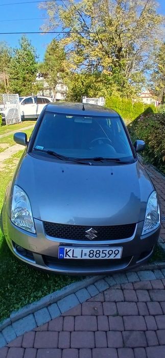 Suzuki Swift Sprzedam suzuki Swift, garażowane, komplet opon zimowych na felgach