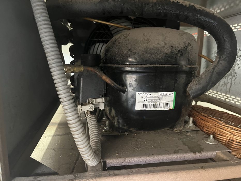 Холодильна вітрина