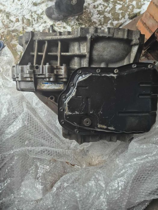 Продам коробку в розборі на запчастини U660f