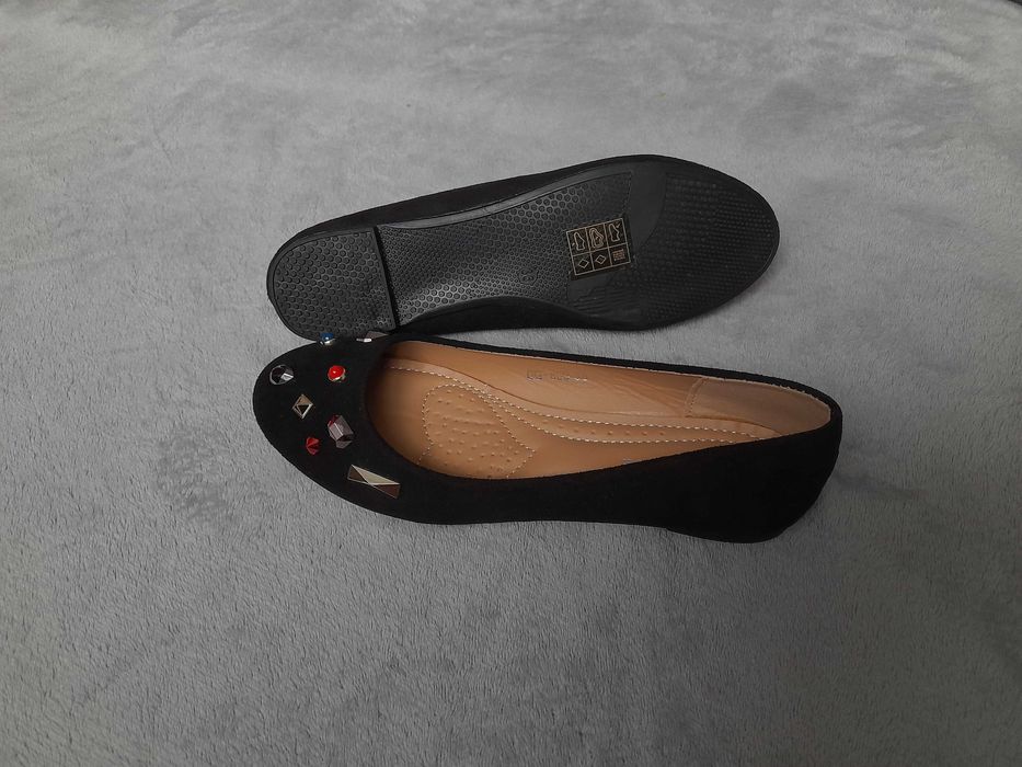 Жіночі чорні балетки зі стразами