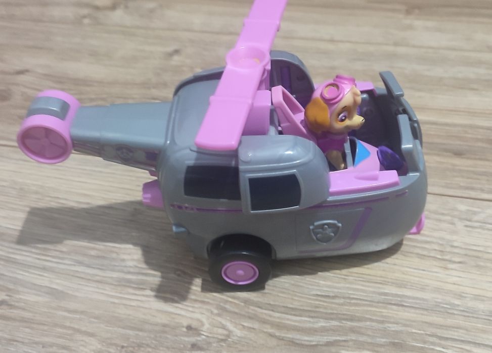 Helikopter Skye z psiego patrolu