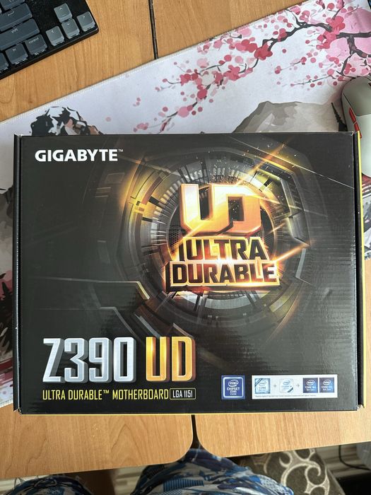 Материнська плата Gigabyte z390 UD