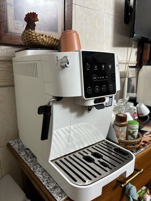 Máquina DeLonghi Magnifica Start