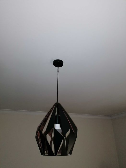 candeeiro suspenso em castanho