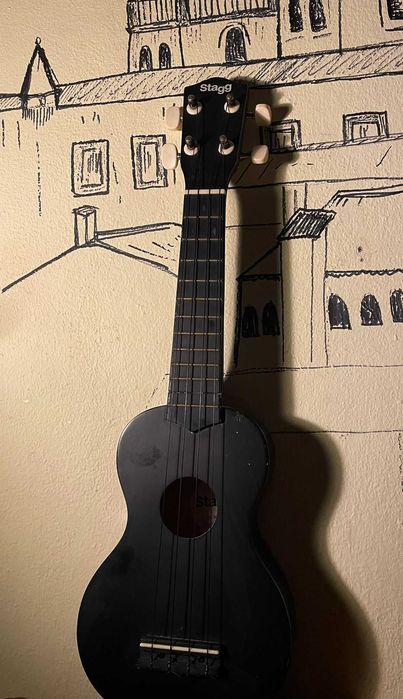 Ukulele 4 cordas Stagg preto