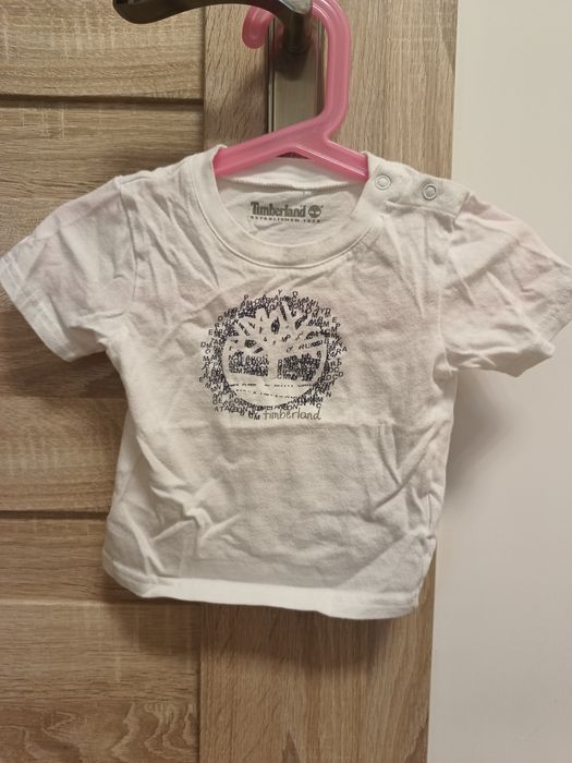 Biała  koszulka bluzka na krótki rękaw z ozdobną aplikacją rozmiar 9mc