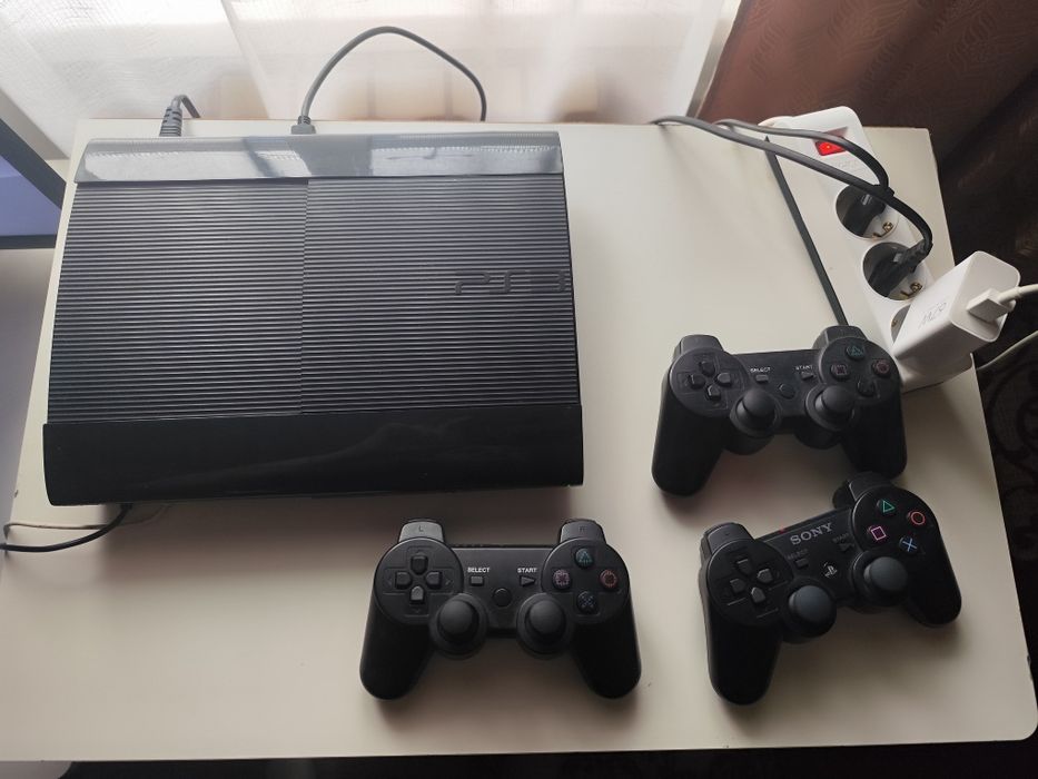 Ps 3 super slim 512 GB