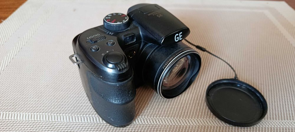 Фотоаппарат цифровий GE X5  14 Мп  15х  фото/відео працюють, несправний ЗУМ.
