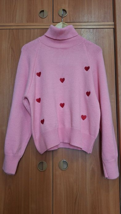 Продам зимовi жiночi светри розмiри L-48.