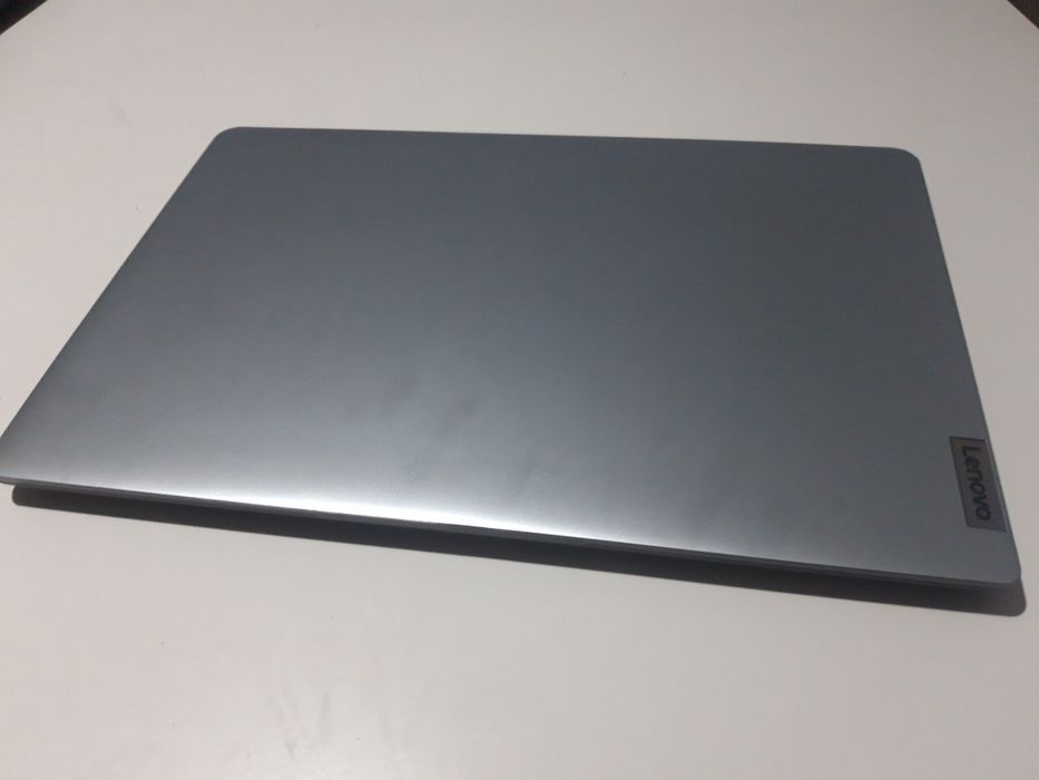 Portatil Lenovo Ryzen 7 5700U SSD 1TB