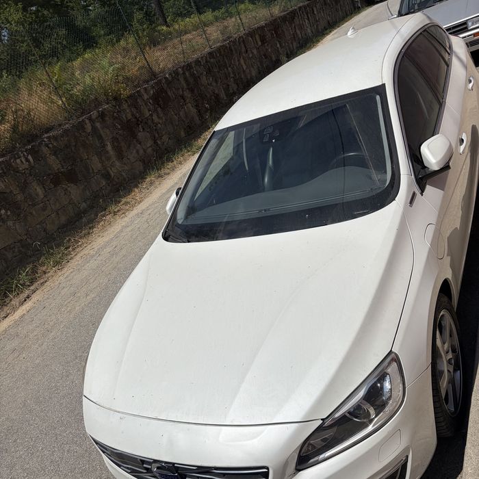 Volvo v60 hibrida plugin para pecas