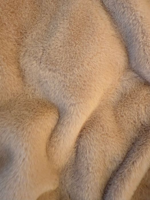 Продам шубу Mango