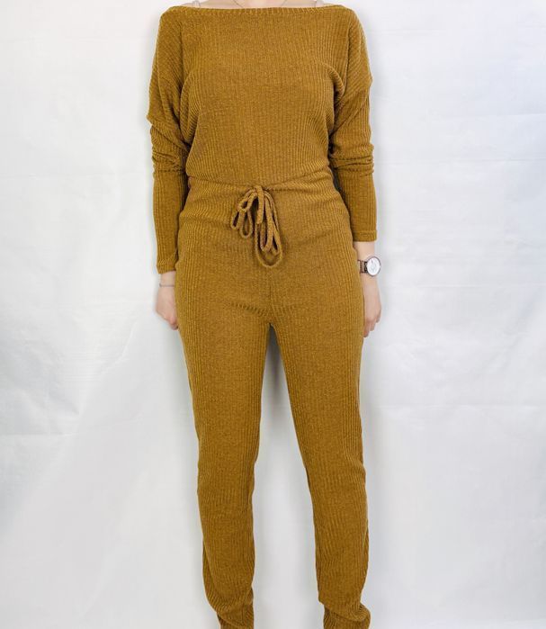 Musztardowy kombinezon prążkowany L/XL 40/42