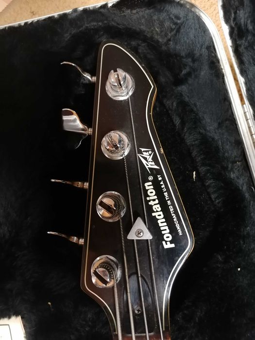 Baixo Peavey Foundation