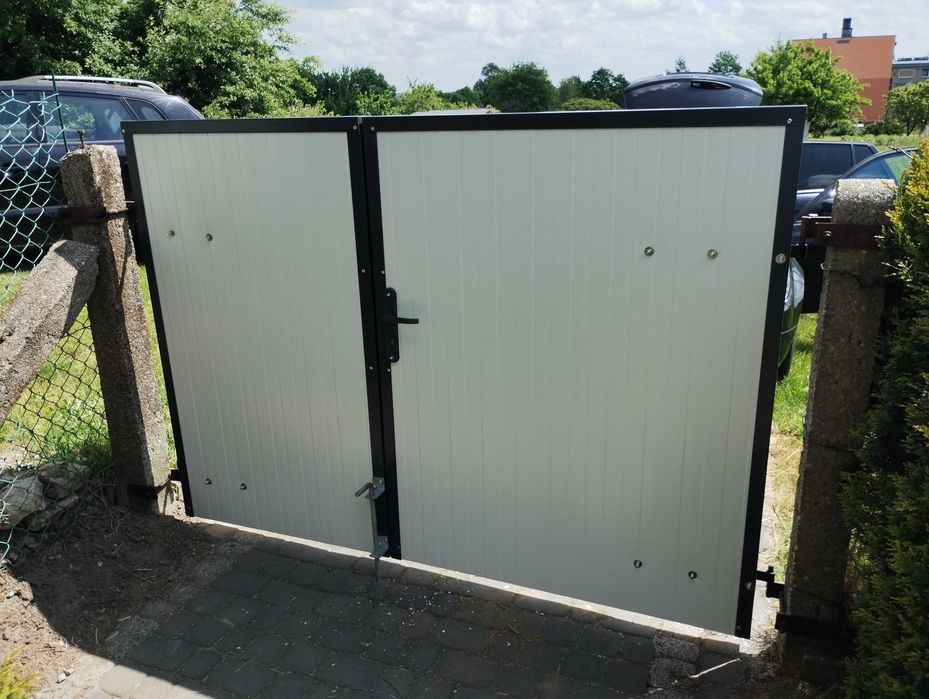 Brama garażowa...