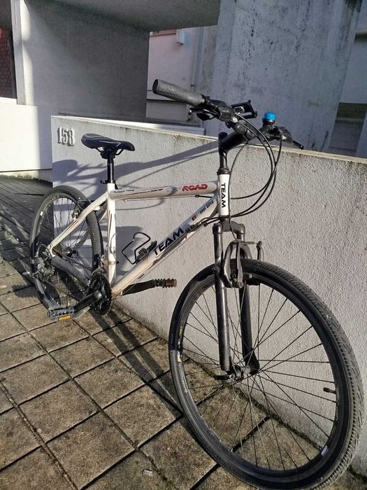 Bicicleta usada. Está em muito bom estado.