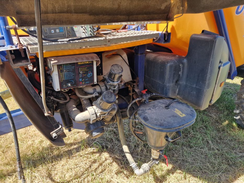 Opryskiwacz  ciągany Caruelle 250s Olympia 21m