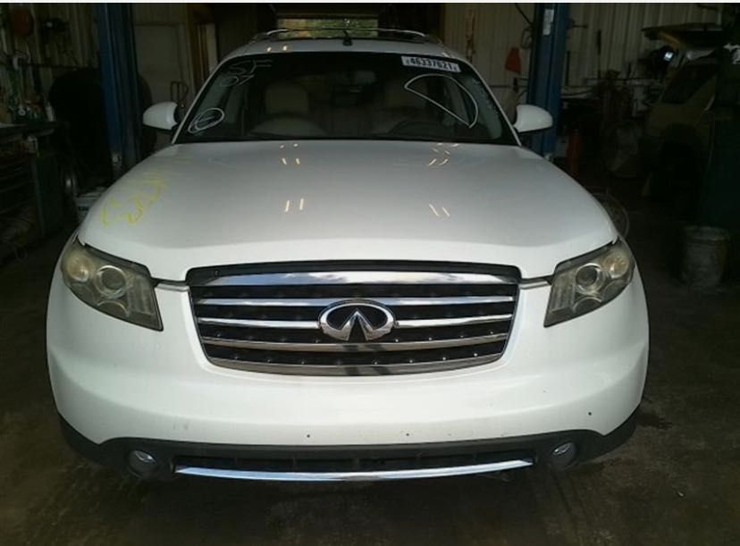 Двигун Infinity fx35 по запчастинах