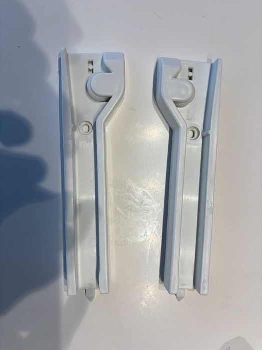 do lodówki side by side LG GR-L227HLQV, tu dolna prowadnica zamrażarki