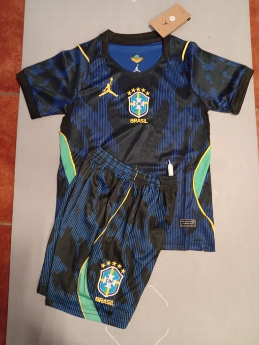 Equipamento de crianças da seleção do Brasil