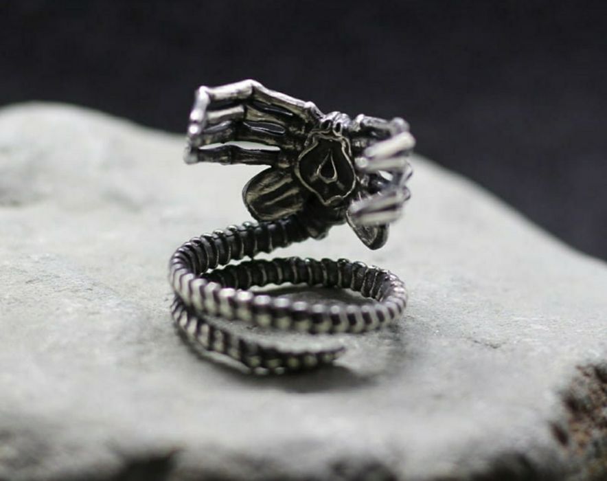 Anel Facehugger em Prata