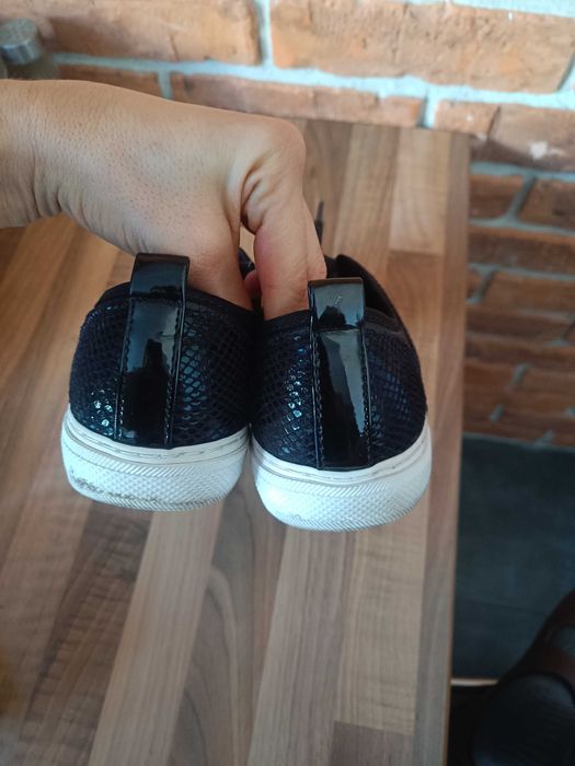 Trampki Guess roz 38