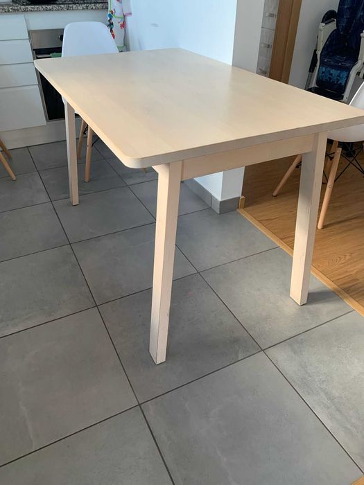 Mesa IKEA PINNTORP