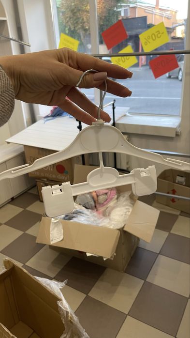 Вішалки дитячі в асортименті, вішаки